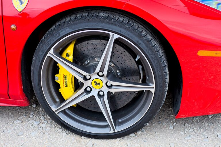 The Role of Artificial Intelligence in Enhancing Auto Manufacturing Efficiency